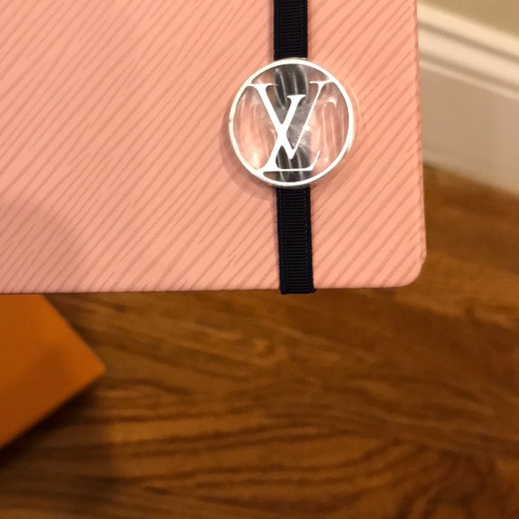 💗 NEW w BOX 💗 Louis Vuitton Gustave MM Notebook - Picture 8 of 8